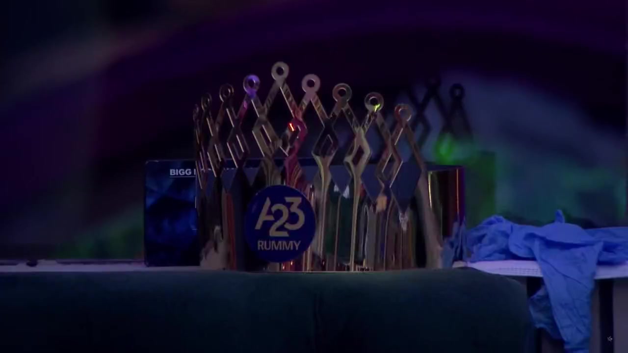 isaimini.Tube - Big Boss 2024 Season 08 Day 71 (16-12-2024).mp4
